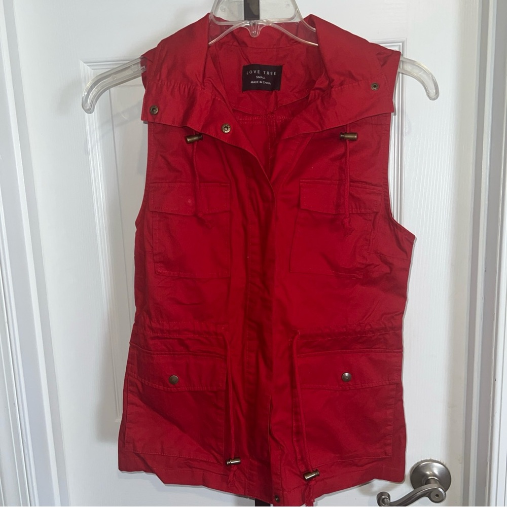Woman’s Love Tree Hooded Vest Size Small Solid Red 100% Cotton